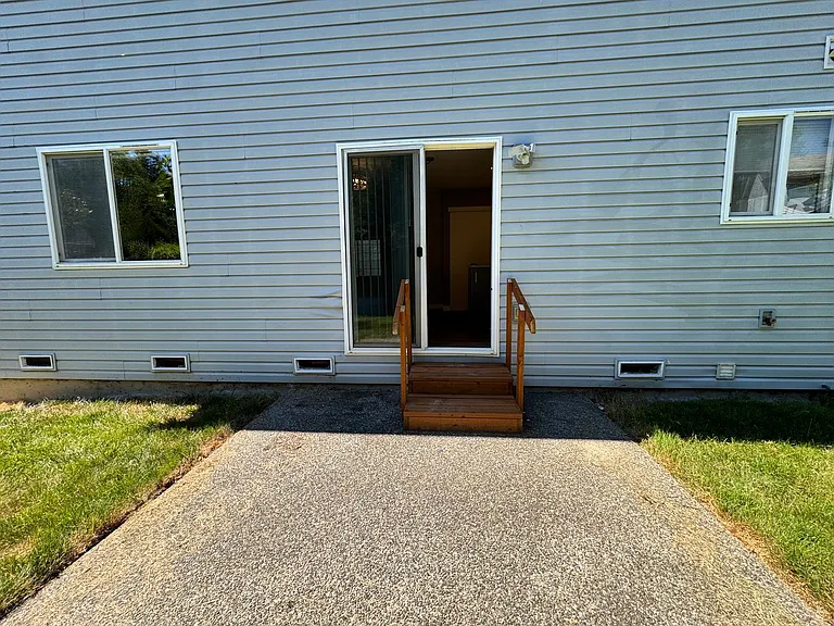 1108 Maddox Creek Ln — Photo 28