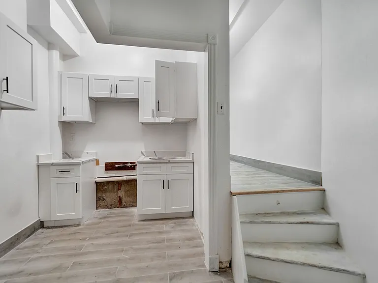 2413 Wilson Ave #B — Photo 5