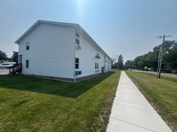 1, 2 and 3 bedroom units available!, 335 E North St #Cc72a3ee1, Warrensburg, IL 62573