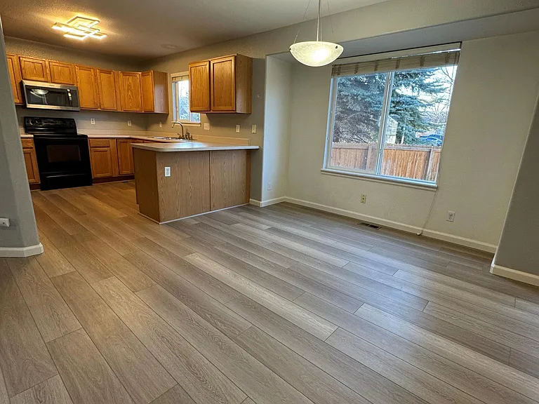 3255 E 105th Pl — Photo 5
