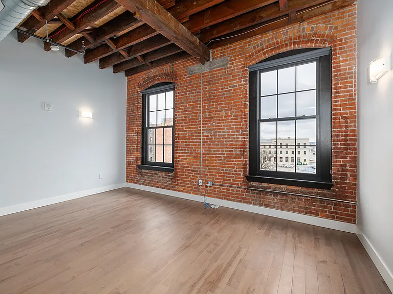 Hotel Street Apartments — Photo 20