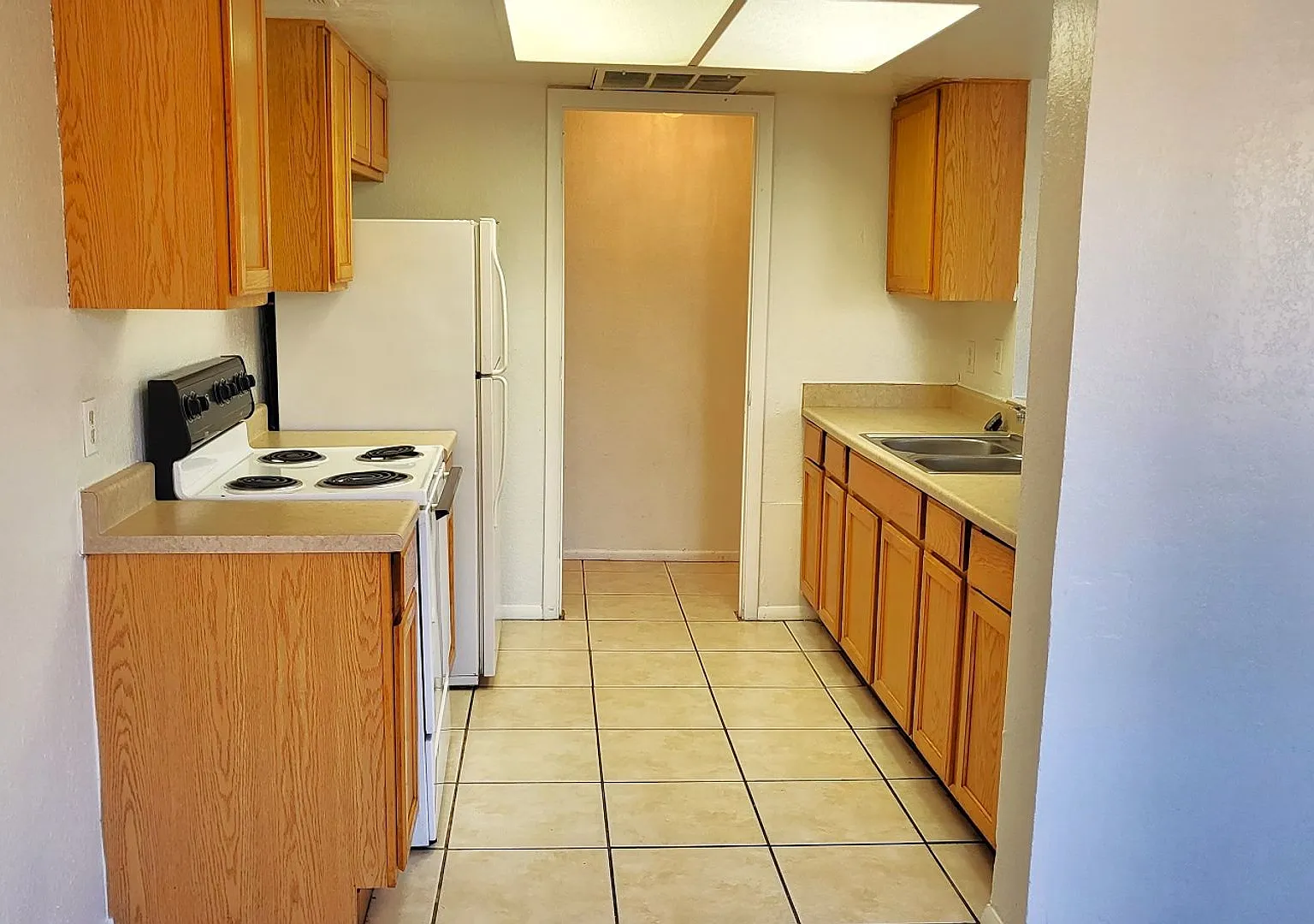 First Month Rent Free Affordable Unit On The Phoenix/Tempe Border! — Photo 3