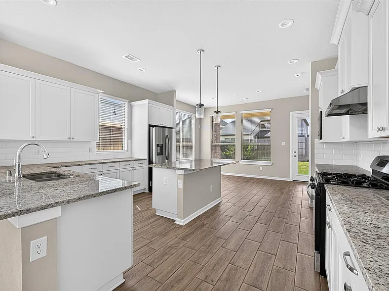 29627 Mahogany View Ln — Photo 11
