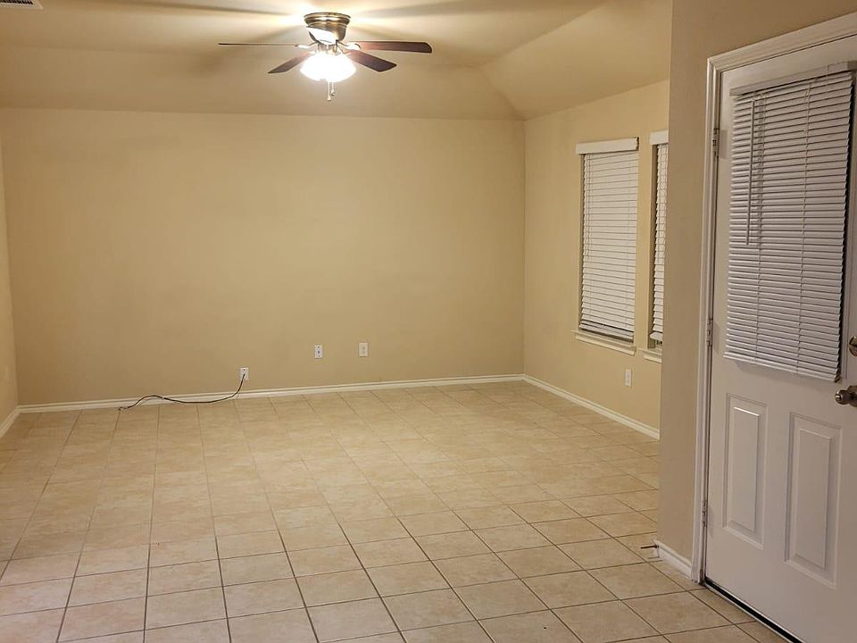 1st image of 908 Platinum Dr