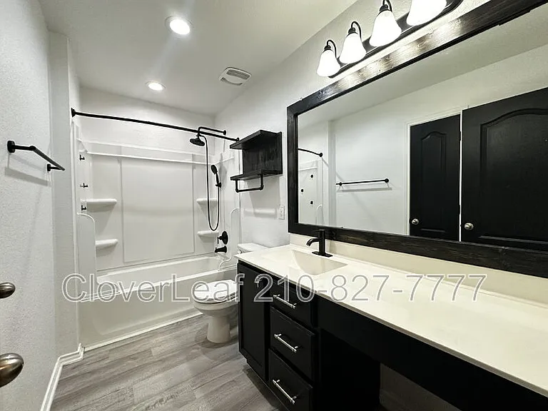 2606 Bluff Xing — Photo 35