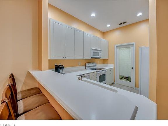 4th image of 10136 N Silver Palm Dr