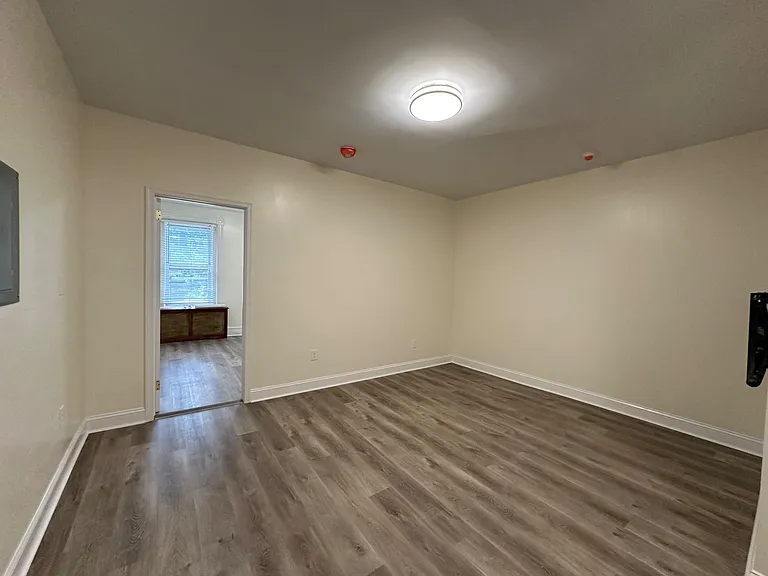 5030 Hazel Ave #2F — Photo 4