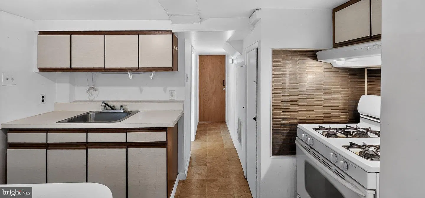 1 bed, 1.0 bath, 750 sqft, $1,400 — Photo 2