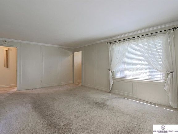 4th image of 546 E 2nd St