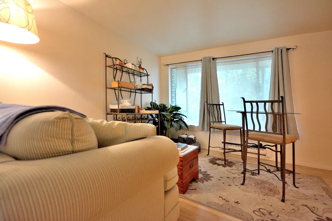 6833 Oswego Pl NE — Photo 1