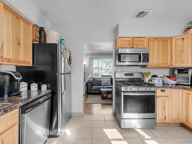 6320 Knox Ct — Photo 2