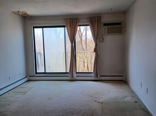 7326 72nd Ln N APT 330, Brooklyn Park, MN 55428