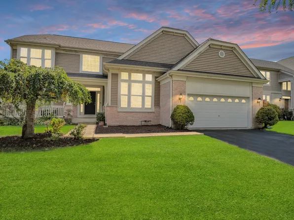 2652 Bainbridge Blvd, West Chicago, IL 60185