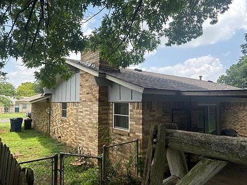 5th image of 629 Meadowcrest Dr