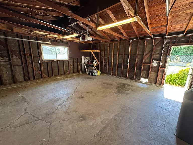 1209 N Riedel Ave — Photo 27