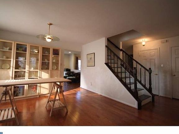 5th image of 230 Copper Beech Dr