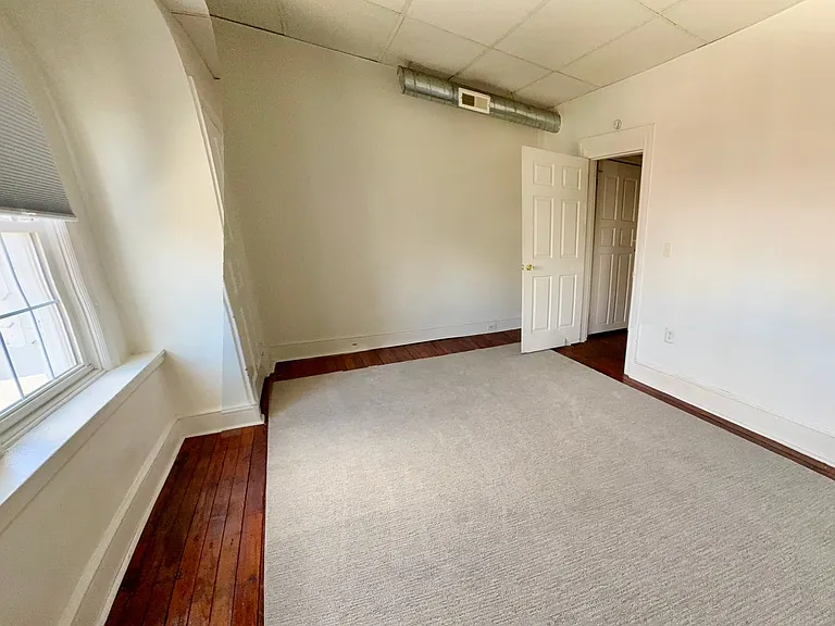 702 W King St-LDP — Photo 10