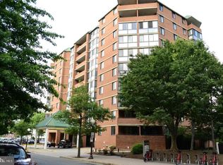 1001 N Randolph St APT 811, Arlington, VA 22201