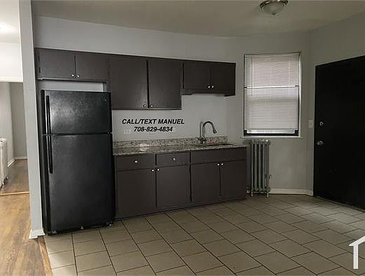 5th image of 7555 S Essex Ave #2