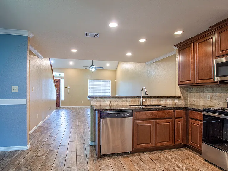 731 Dominik Dr — Photo 3