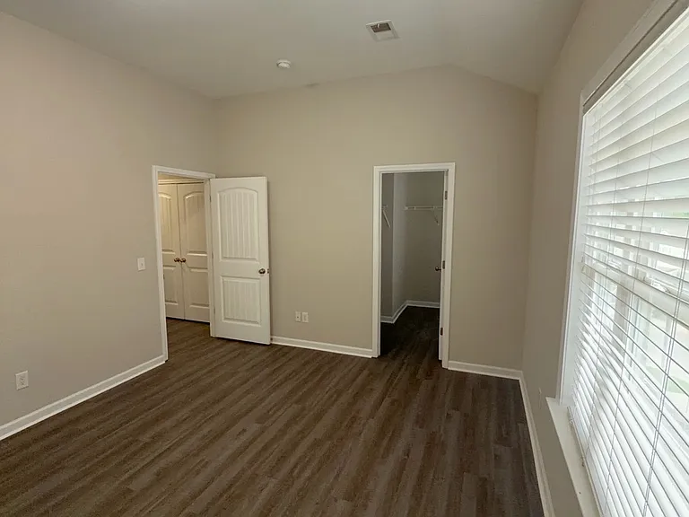 650 Pippin Dr — Photo 13