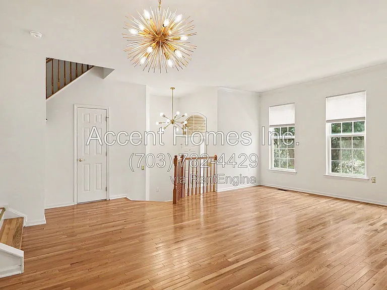 21217 Millwood Sq — Photo 6