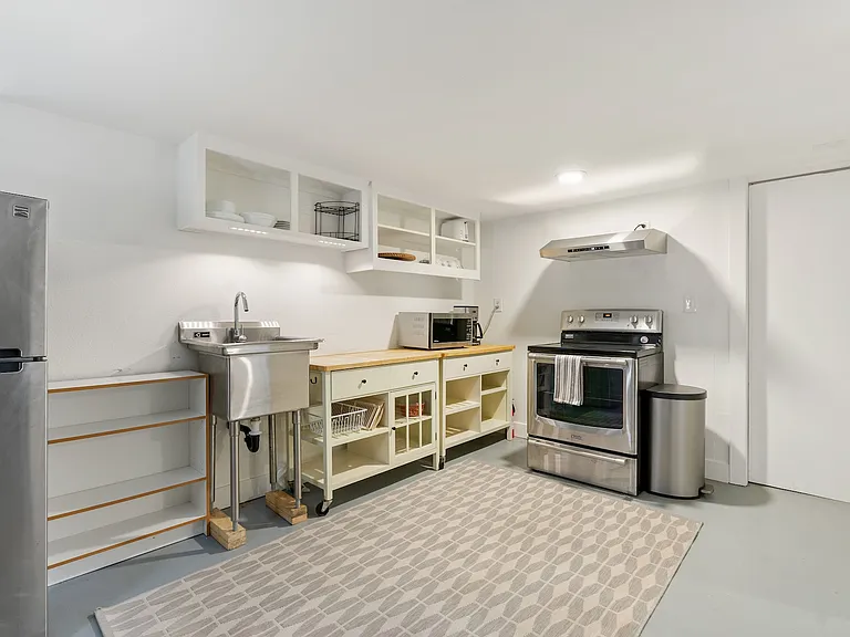 828 NE Sumner St #B — Photo 13