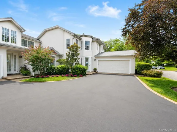 643 Verona Drive, Melville, NY 11747