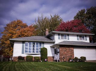 2212 Camelot Dr, Parma, OH 44134
