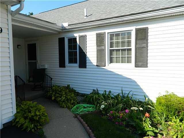 1st image of 9 Braintree Cres