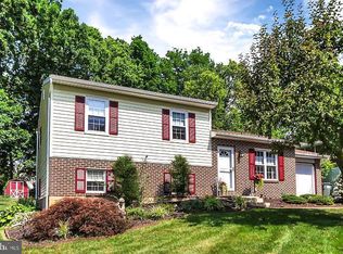 3654 Harrowgate Rd, York, PA 17402