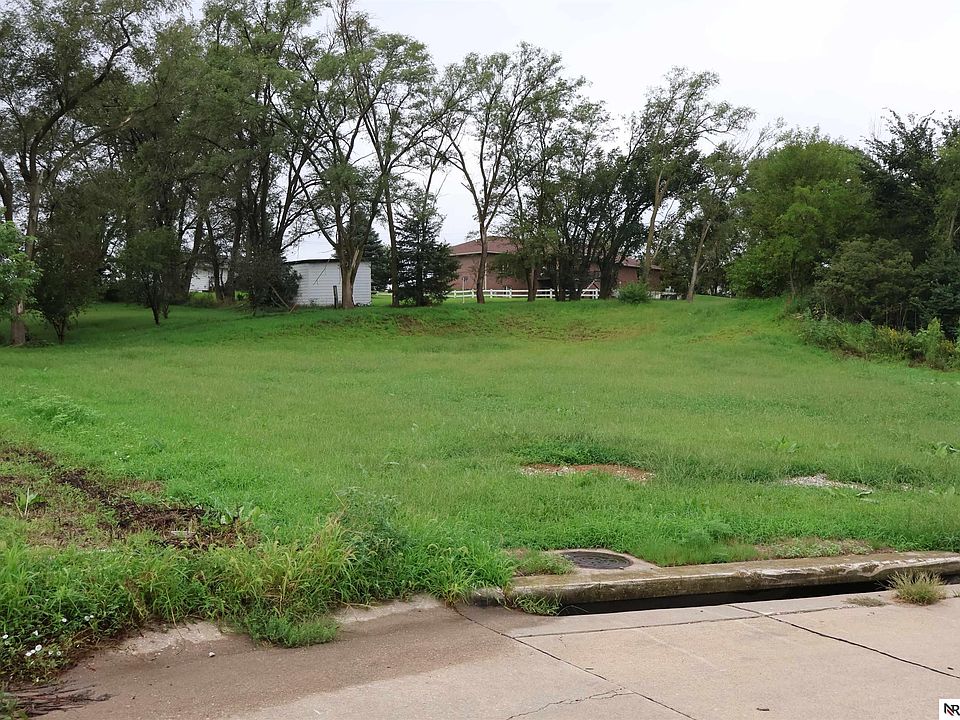 1st image of 1831 Lake Ridge Dr