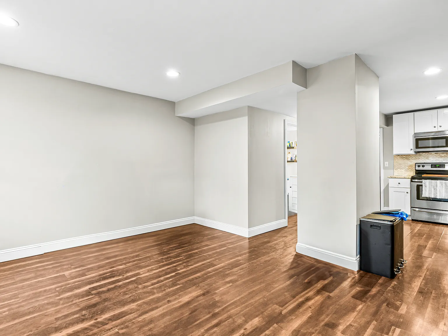 1 bed, 750 sqft, $2,100 — Photo 3