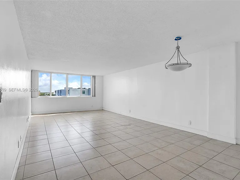 9143 SW 77th Ave #B710 — Photo 2