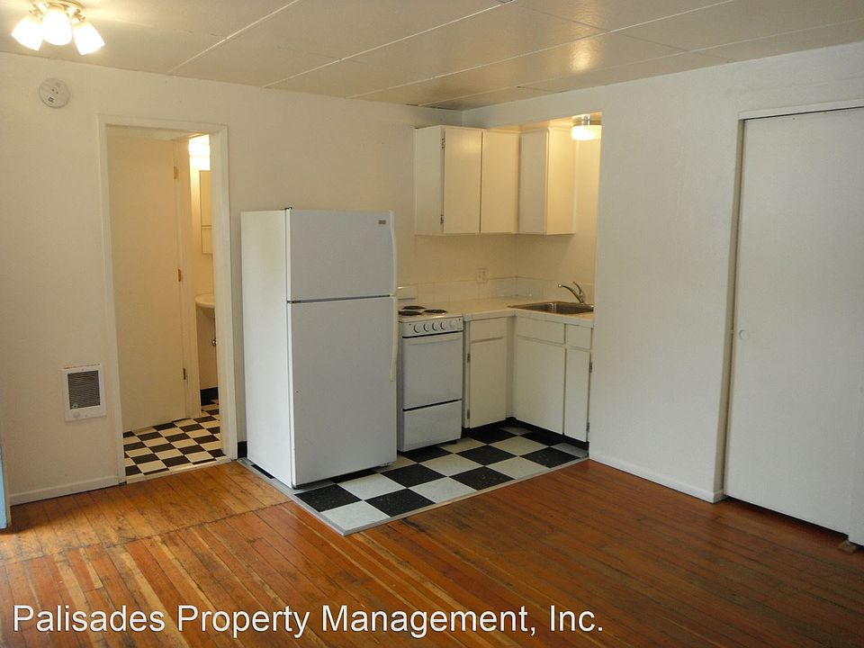 1st image of 1916 NE Everett St #10427550