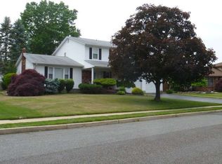 16 Lohli Dr, Hamilton, NJ 08690