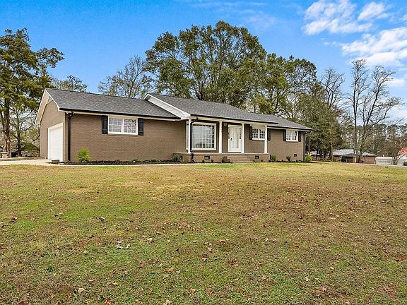 2nd image of 300 Woodlake Rd