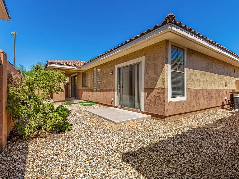 13569 W Cypress St — Photo 21