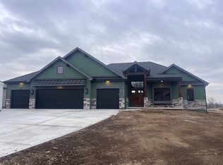 2355 Fishing Ln, Kearney, MO 64060