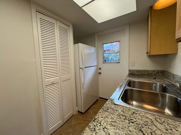 710 Bayou Ave #2 — Photo 8