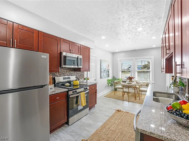 13501 Lakewood Heights Blvd #5 — Photo 12