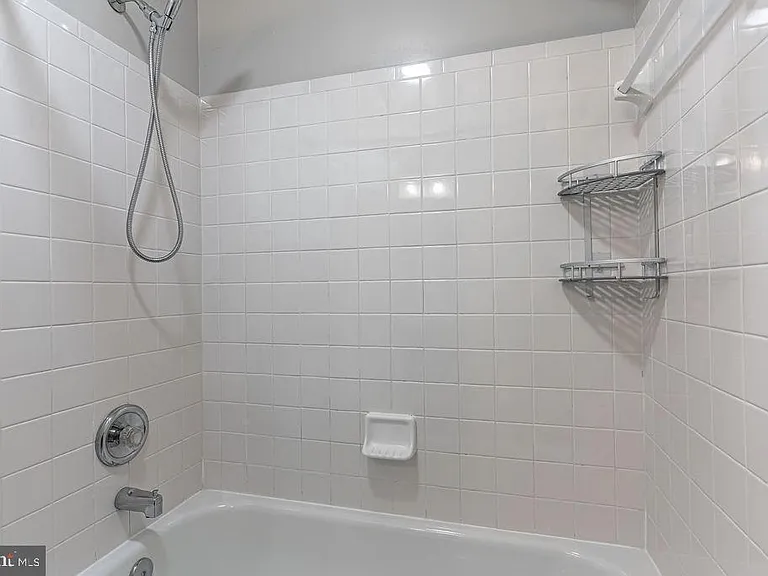 3620 Sherbrooke Cir #202 — Photo 13