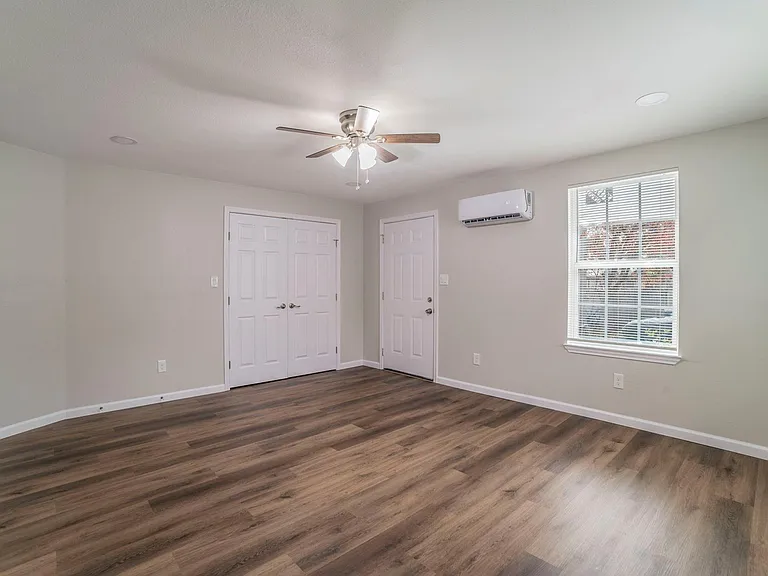 4901 Curzon Ave #105 — Photo 8