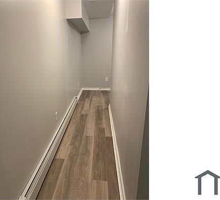 4th image of 399 Essex St #1