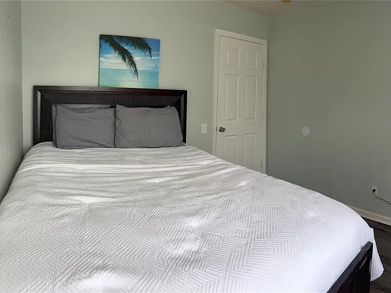 8121 Fan Palm Way — Photo 28