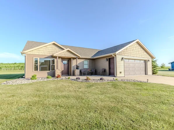 131 W Bay Rd, Lake Park, IA 51347