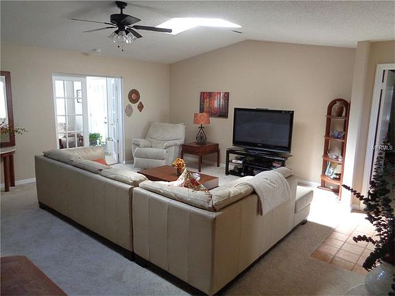 3rd image of 3907 Thornbush Ln