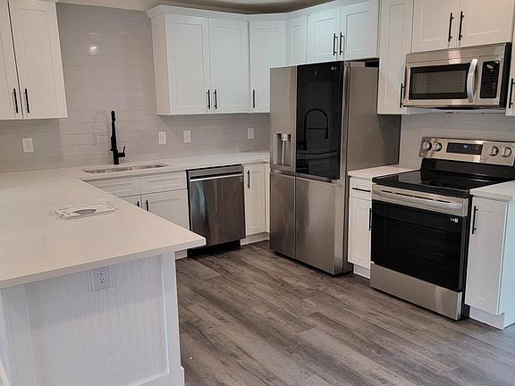 5th image of 4301 Central Valley Dr