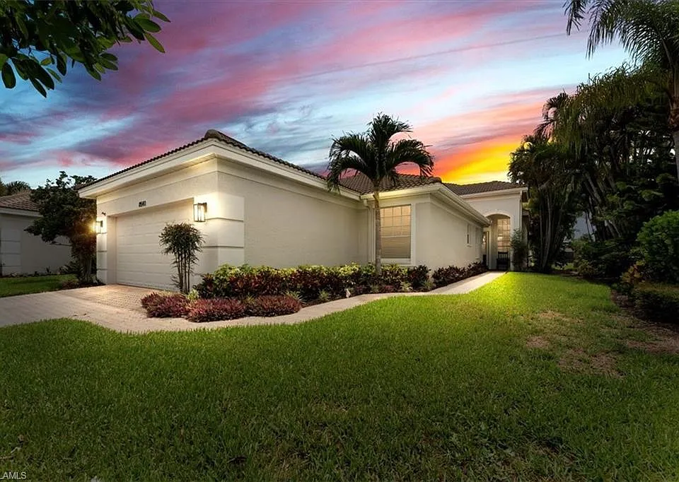 8541 Pepper Tree Way