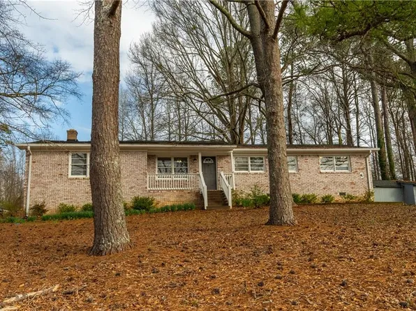 110 Rosewood Dr, Dallas, GA 30132